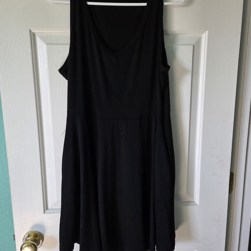 Black Sleeveless Dress